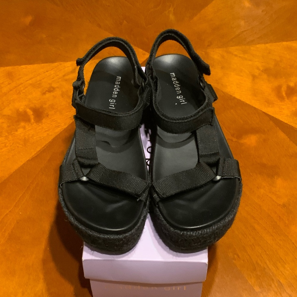 Madden Girl Black Strappy Sandals SZ 8
